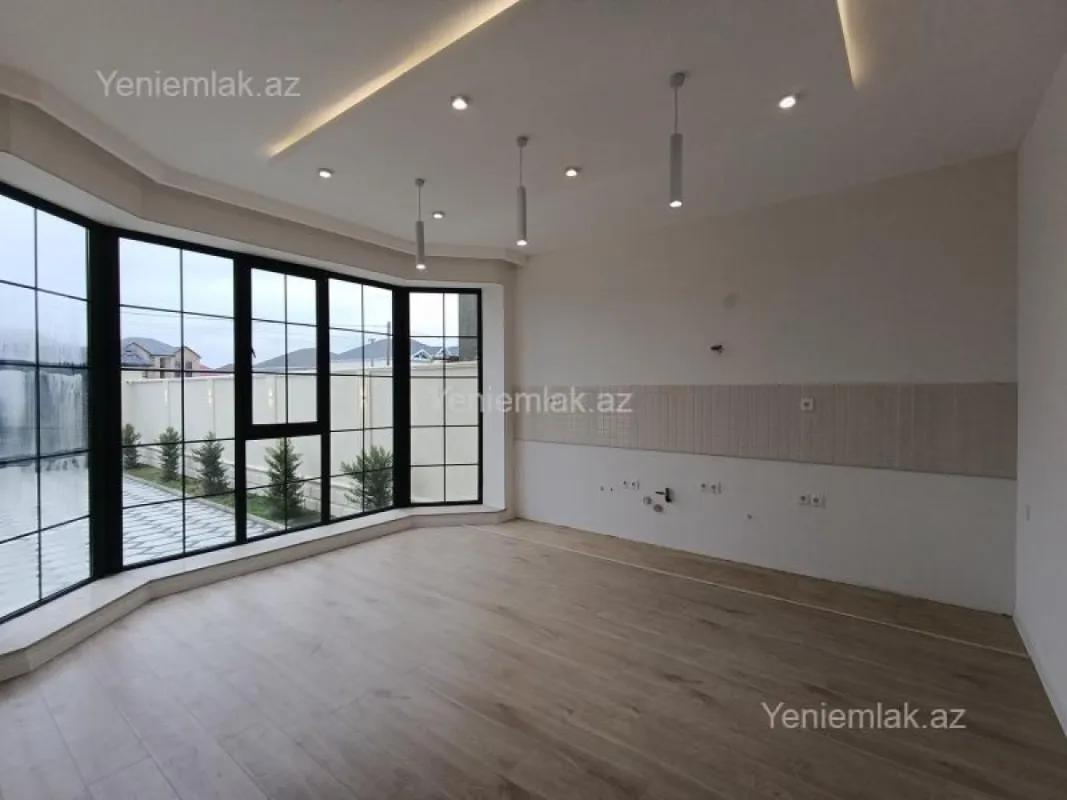 Satılır 5 otaqlı həyət evi 200 m²