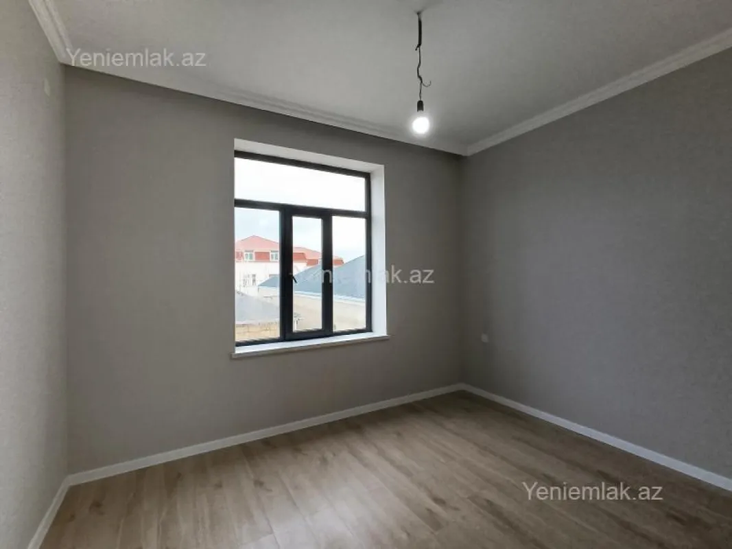 Satılır 5 otaqlı həyət evi 200 m²