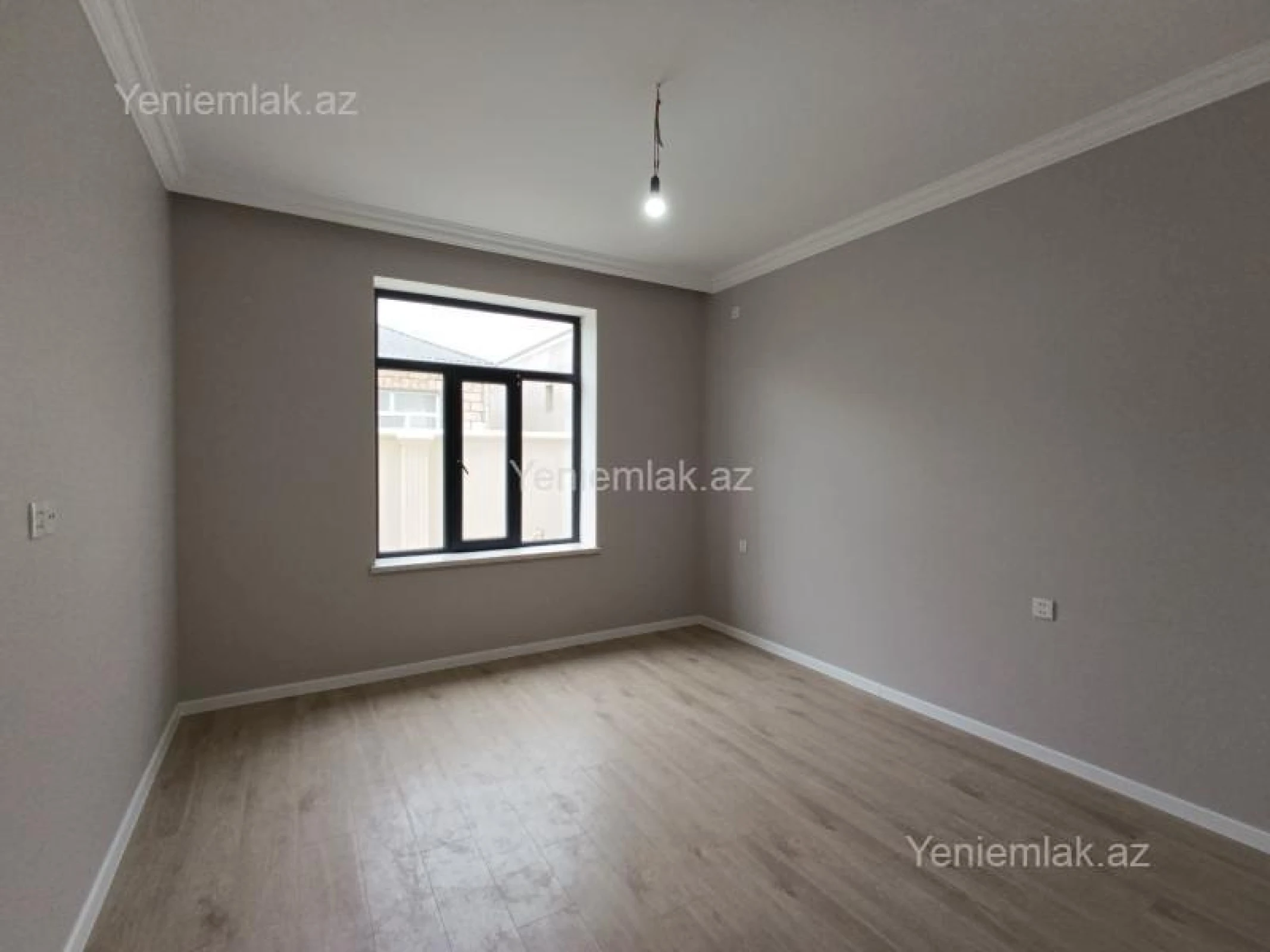 Satılır 5 otaqlı həyət evi 200 m²