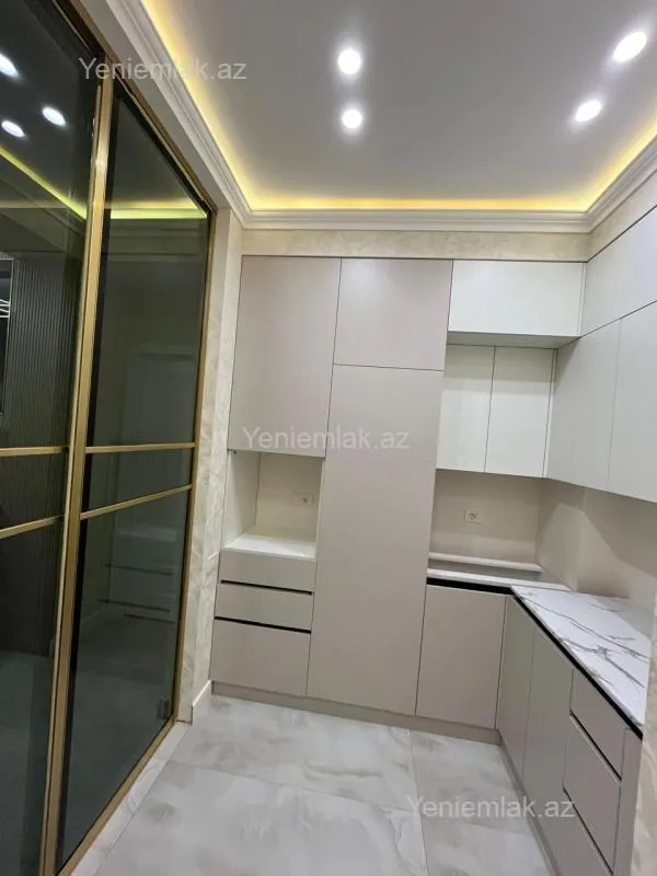 Satılır 2 otaqlı yeni tikili 72 m²