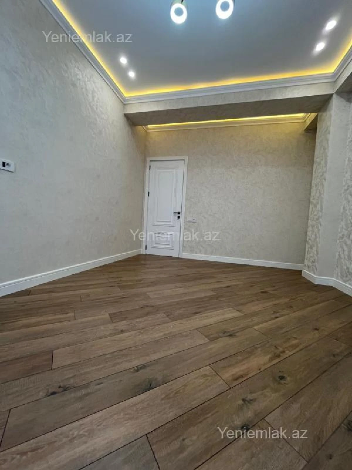 Satılır 2 otaqlı yeni tikili 72 m²