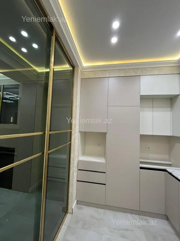 Satılır 2 otaqlı yeni tikili 72 m²