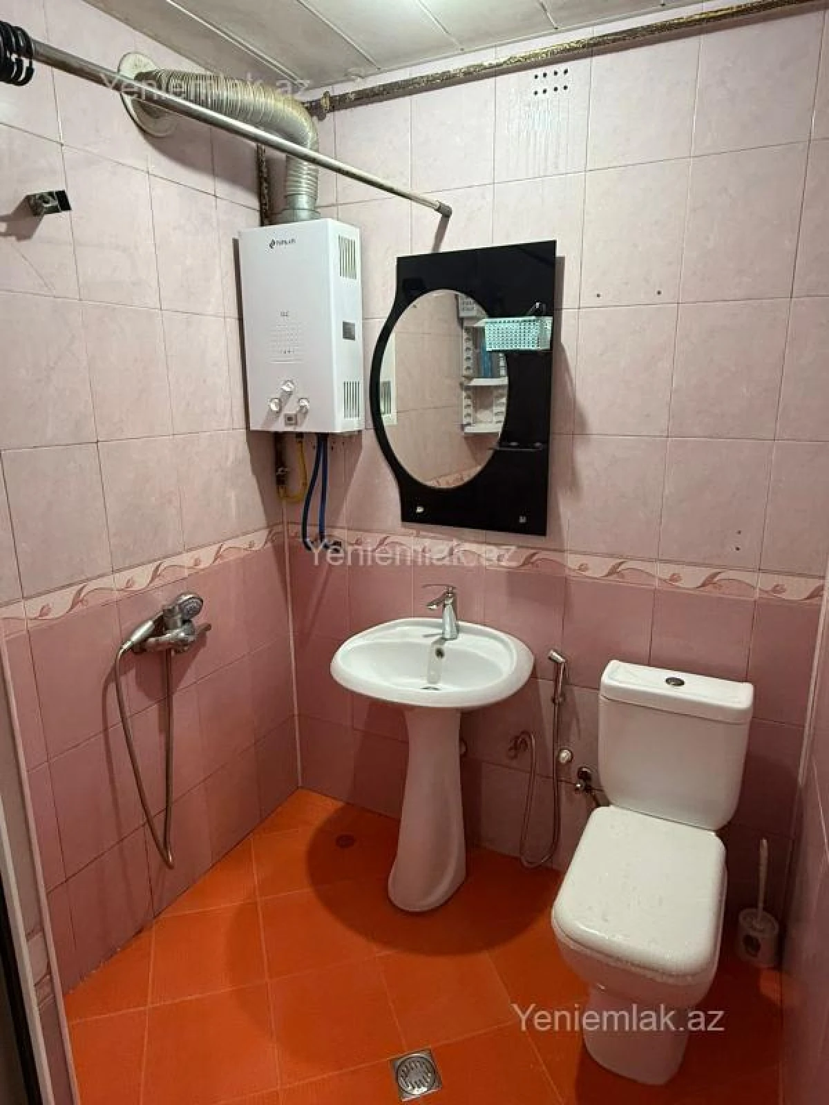 Satılır 2 otaqlı köhnə tikili 60 m²