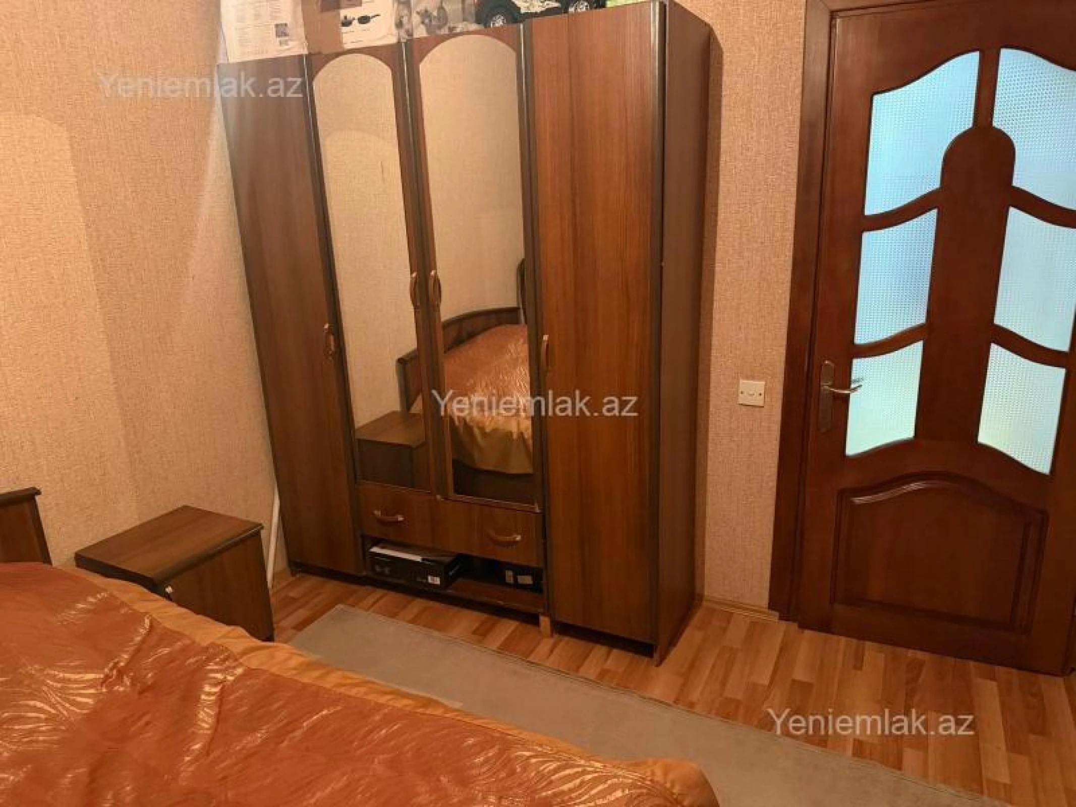 Satılır 2 otaqlı köhnə tikili 60 m²