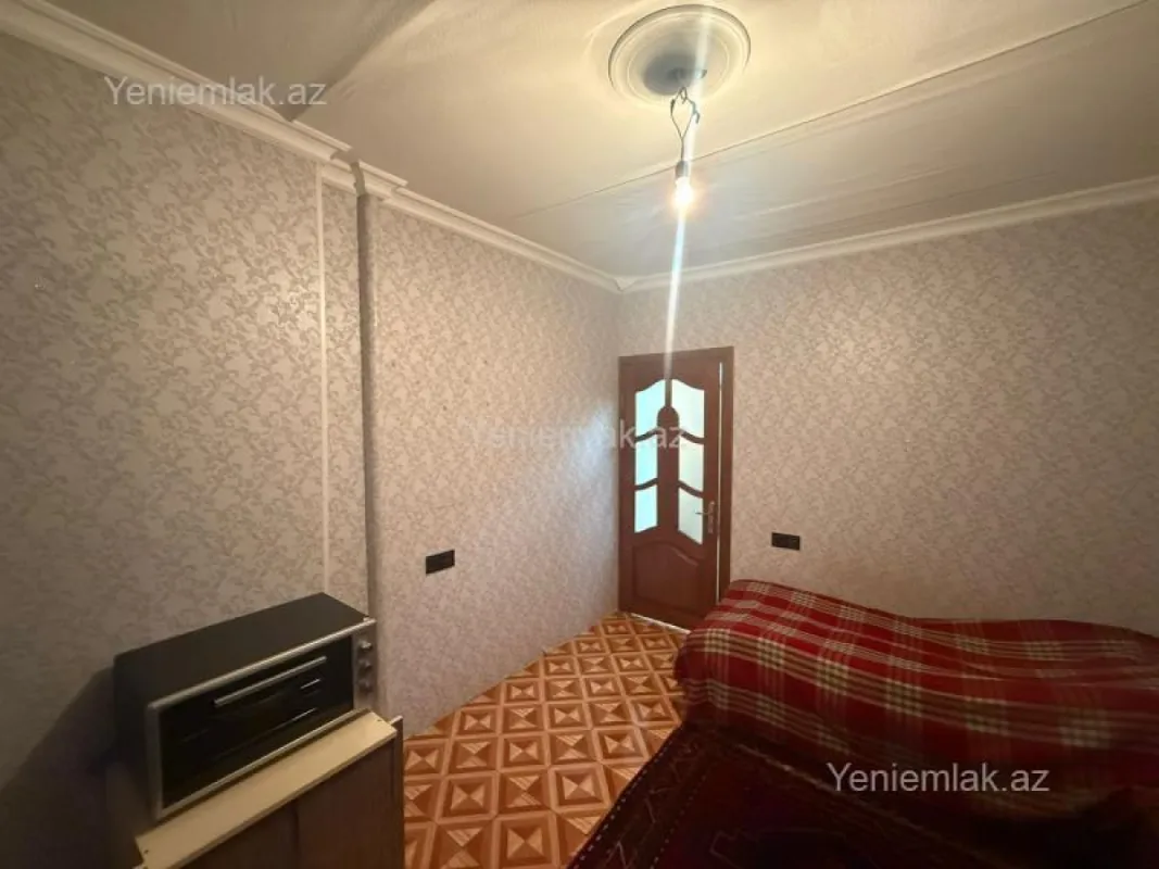 Satılır 2 otaqlı köhnə tikili 60 m²