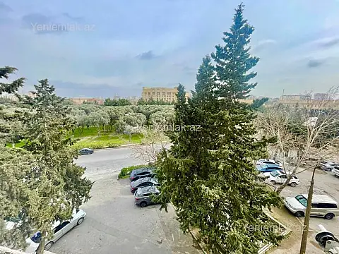 Satılır 2 otaqlı köhnə tikili 60 m²