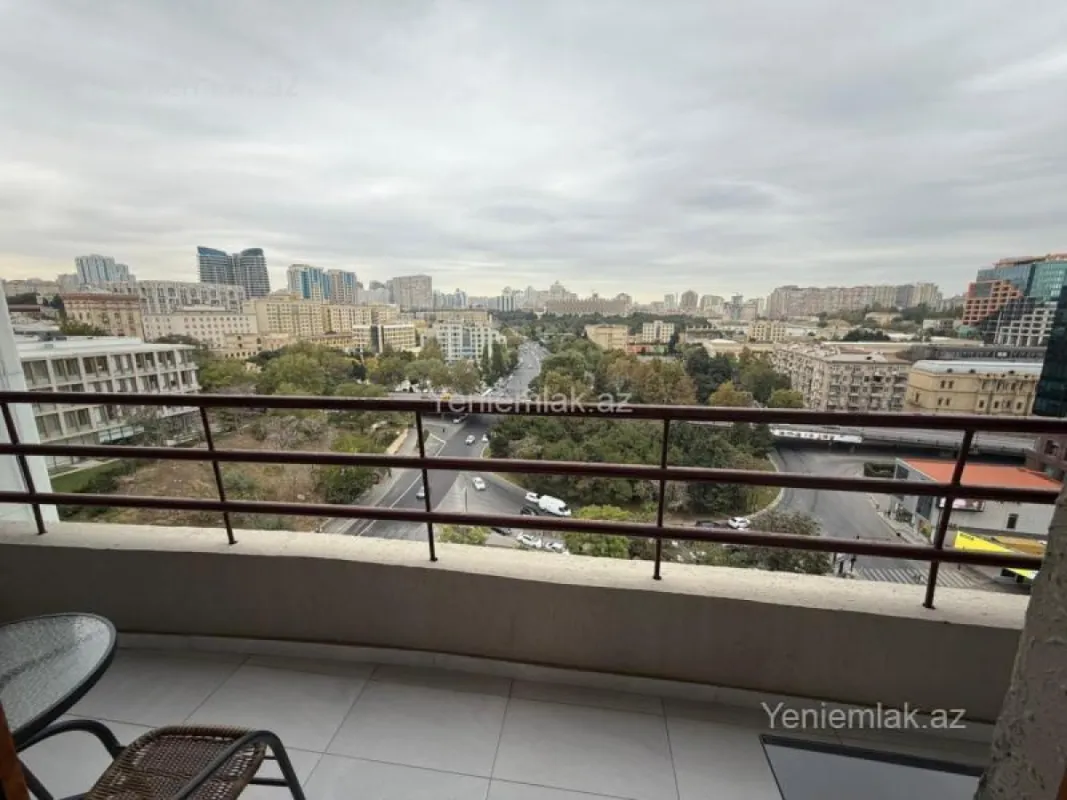 Satılır 3 otaqlı yeni tikili 110 m²