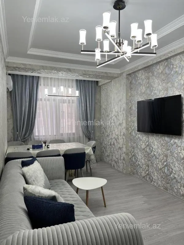 Satılır 3 otaqlı yeni tikili 130 m²
