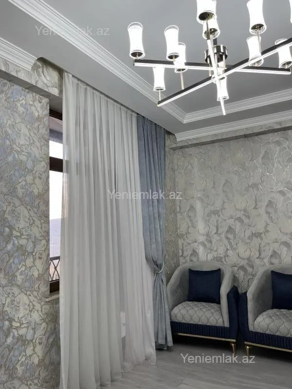 Satılır 3 otaqlı yeni tikili 130 m²