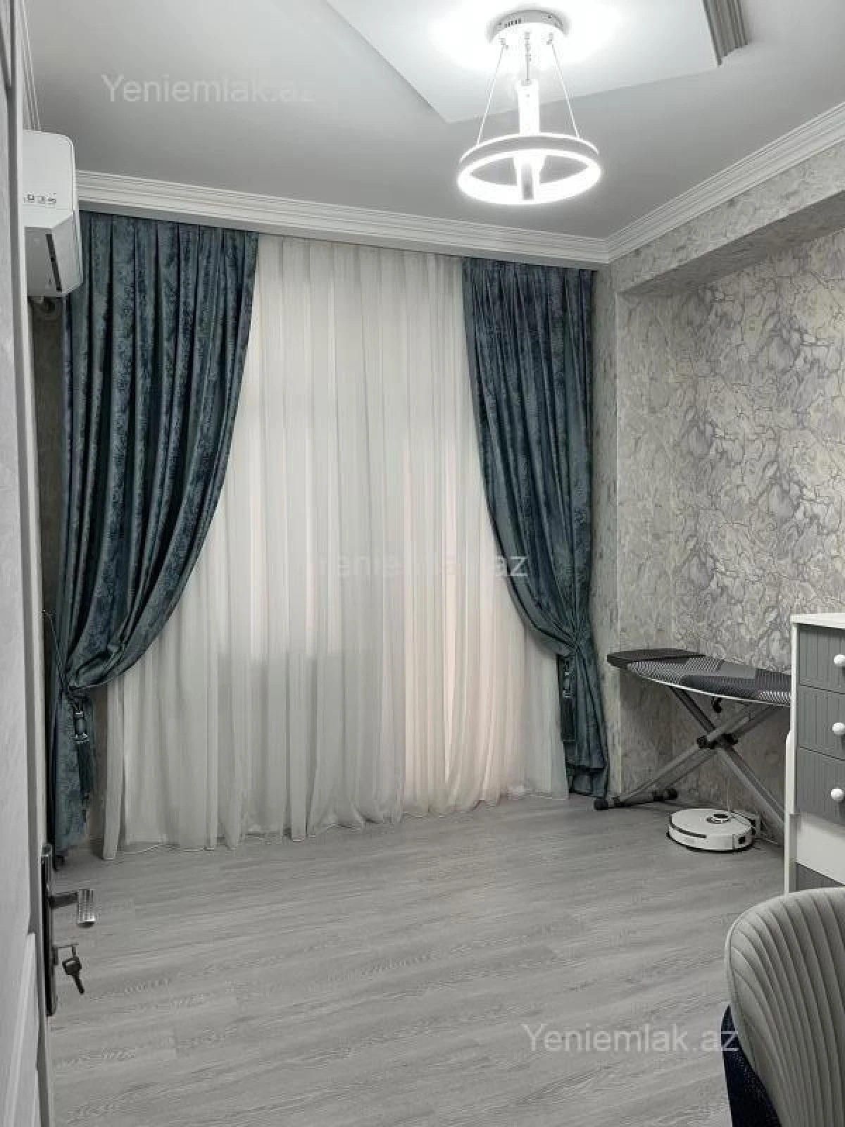Satılır 3 otaqlı yeni tikili 130 m²
