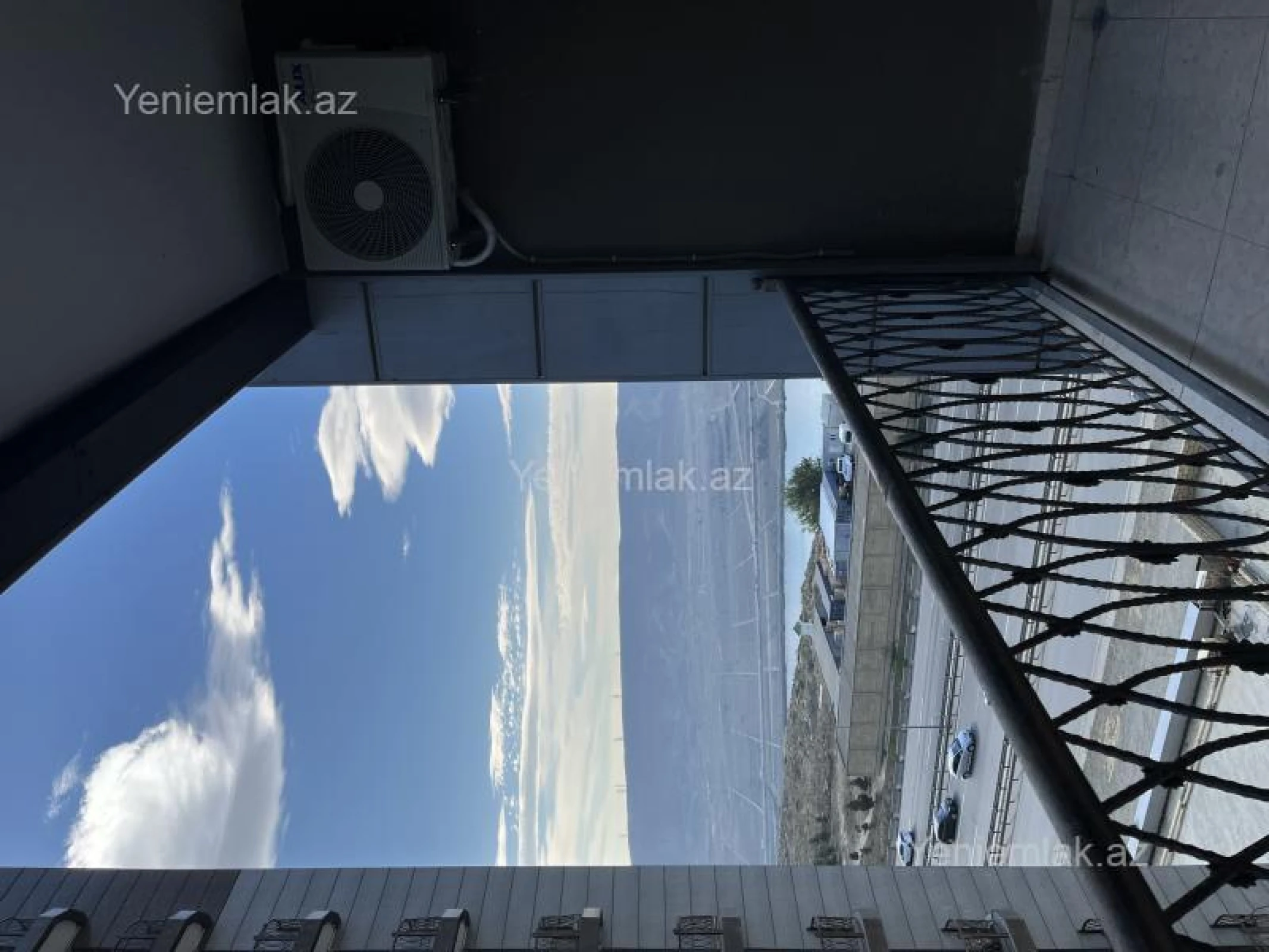 Satılır 3 otaqlı yeni tikili 130 m²