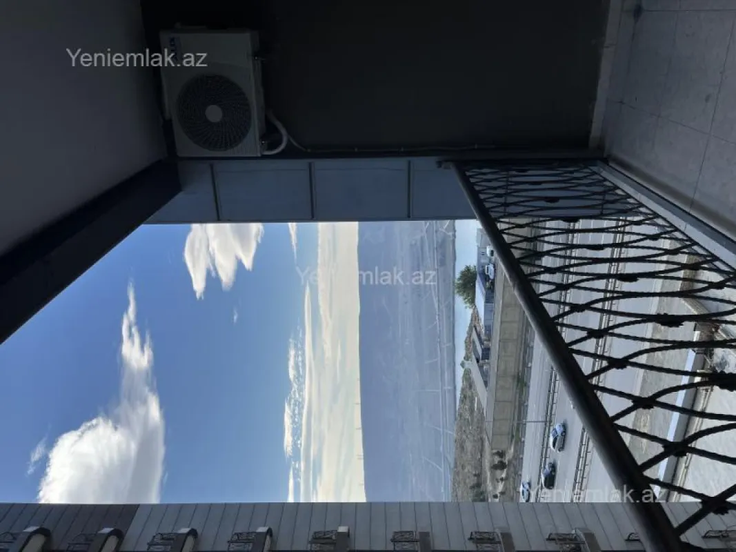 Satılır 3 otaqlı yeni tikili 130 m²