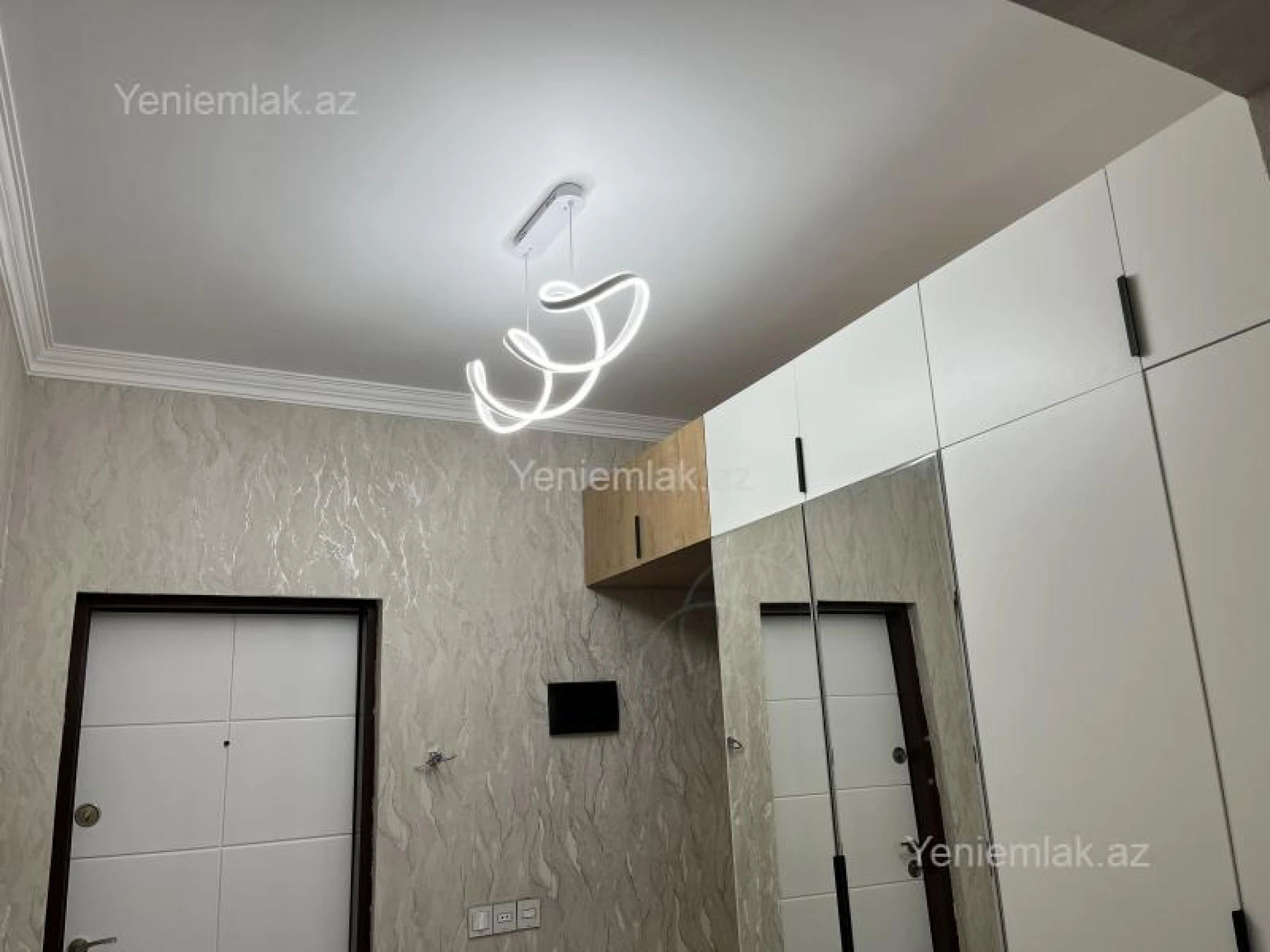 Satılır 3 otaqlı yeni tikili 130 m²