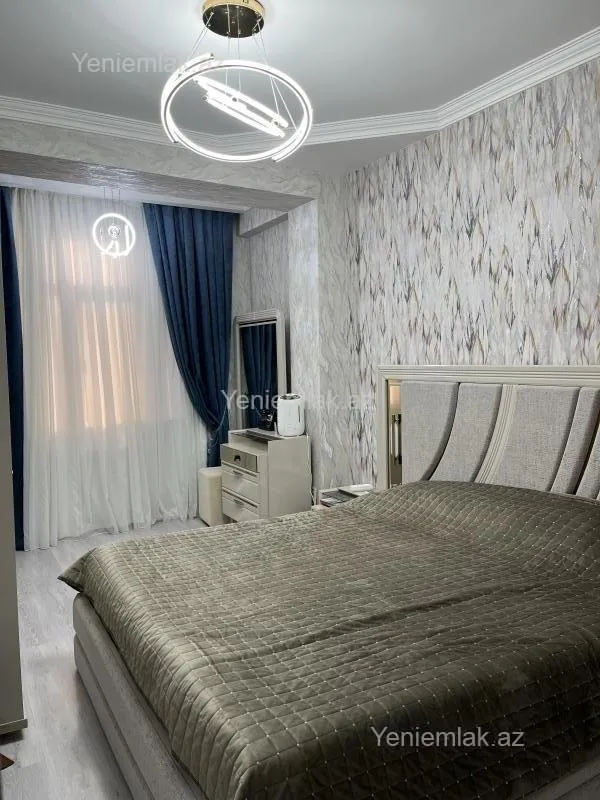 Satılır 3 otaqlı yeni tikili 130 m²