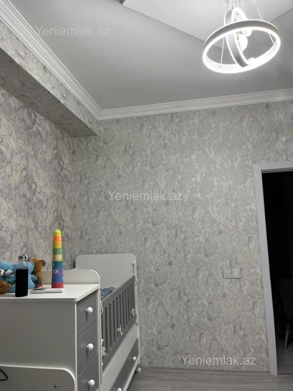 Satılır 3 otaqlı yeni tikili 130 m²