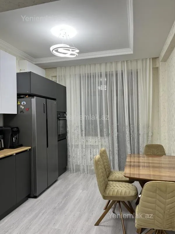 Satılır 3 otaqlı yeni tikili 130 m²