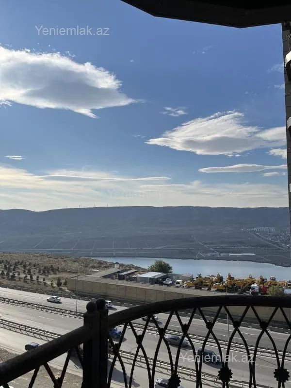 Satılır 3 otaqlı yeni tikili 130 m²