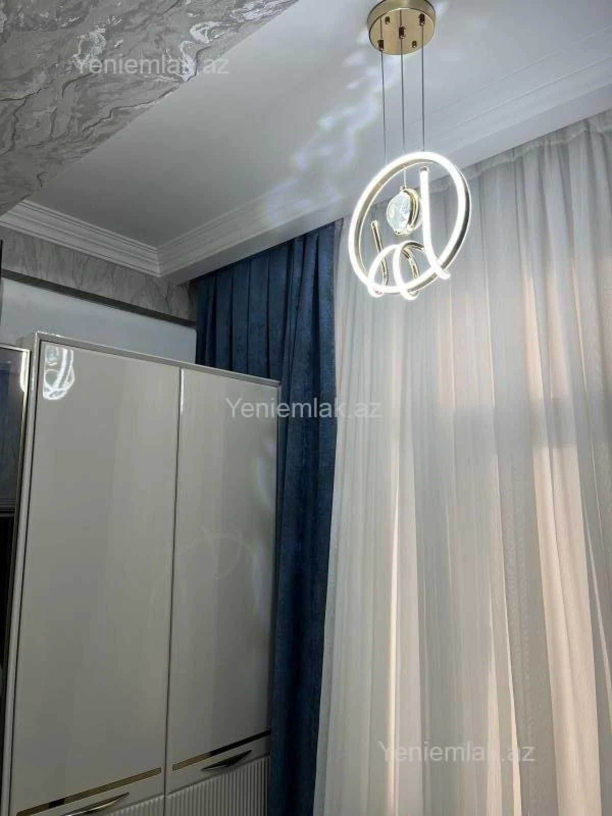 Satılır 3 otaqlı yeni tikili 130 m²