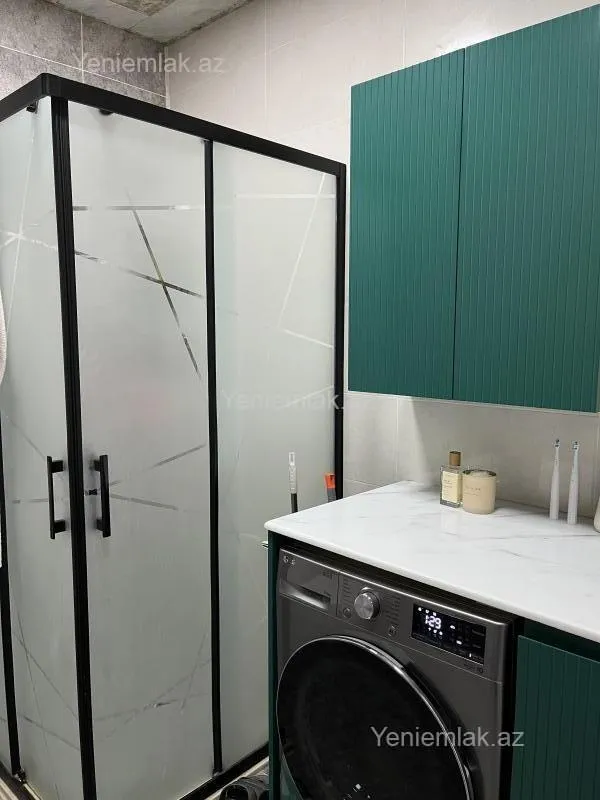 Satılır 3 otaqlı yeni tikili 130 m²