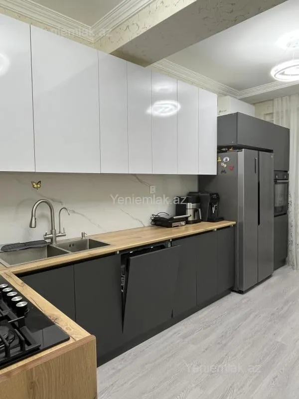 Satılır 3 otaqlı yeni tikili 130 m²