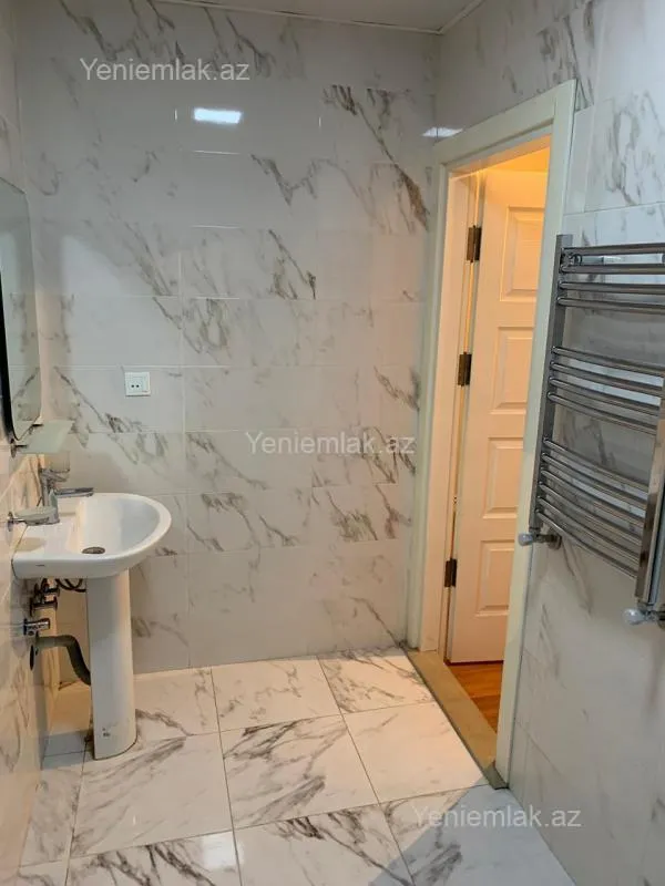 Satılır 2 otaqlı yeni tikili 60 m²
