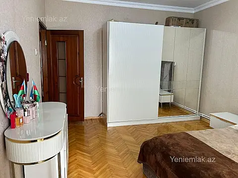 Satılır 2 otaqlı köhnə tikili 55 m²