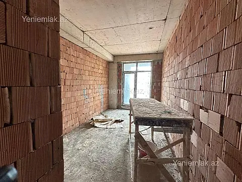 Satılır 2 otaqlı yeni tikili 72 m²