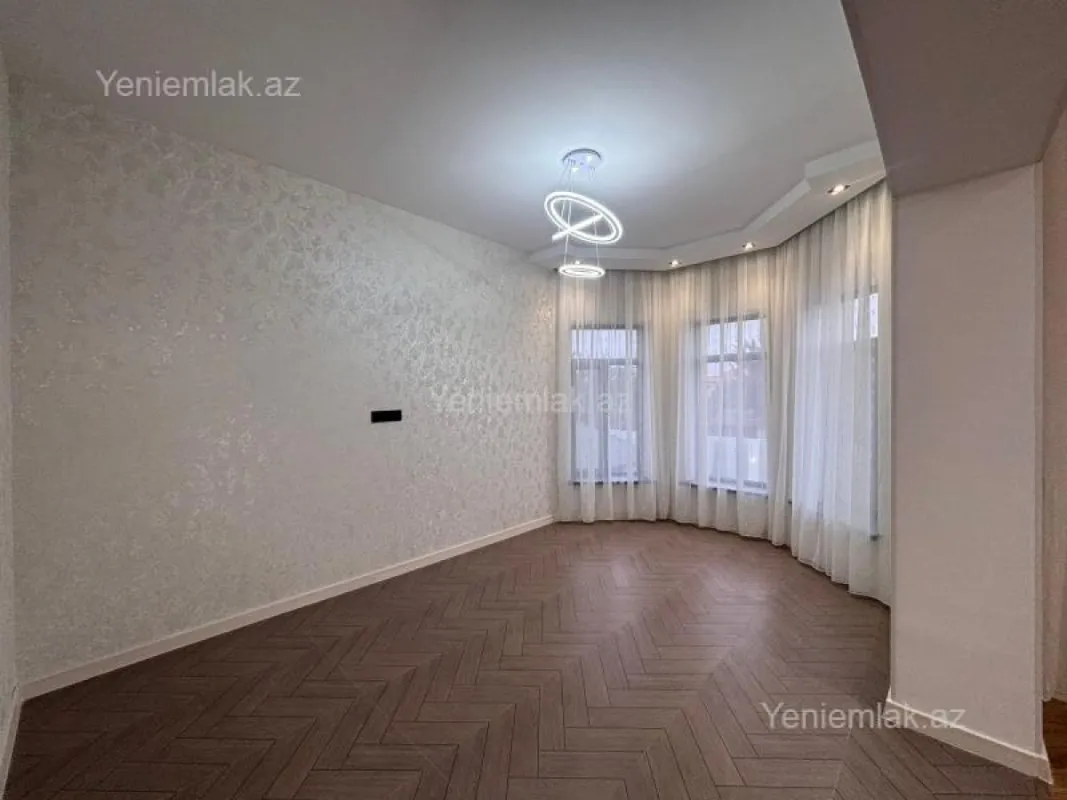 Satılır 8 otaqlı həyət evi 350 m²