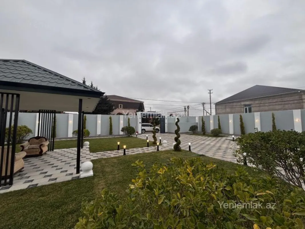 Satılır 8 otaqlı həyət evi 350 m²