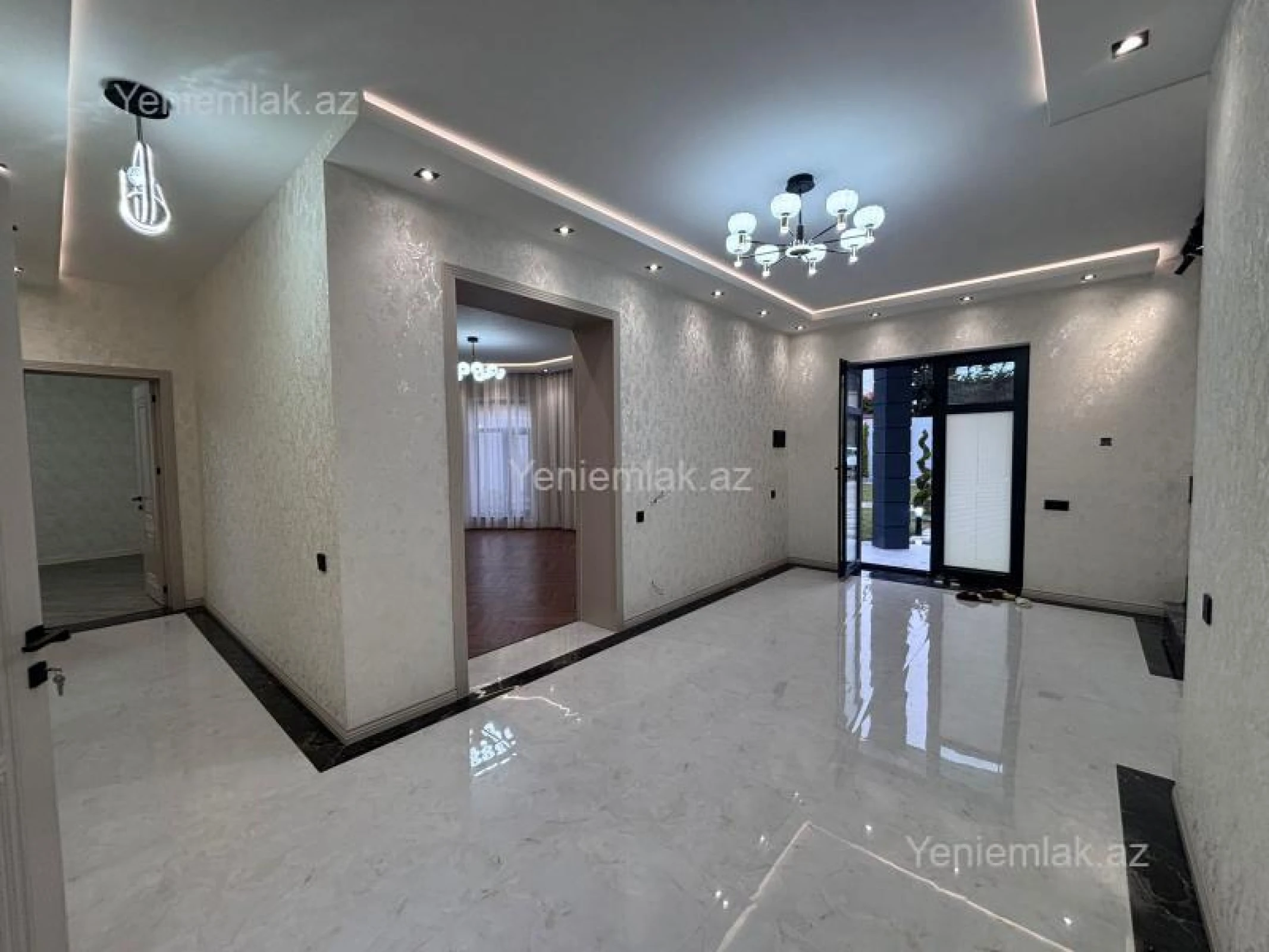 Satılır 8 otaqlı həyət evi 350 m²