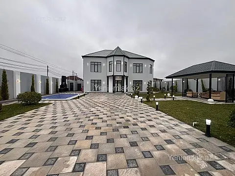 Satılır 8 otaqlı həyət evi 350 m²