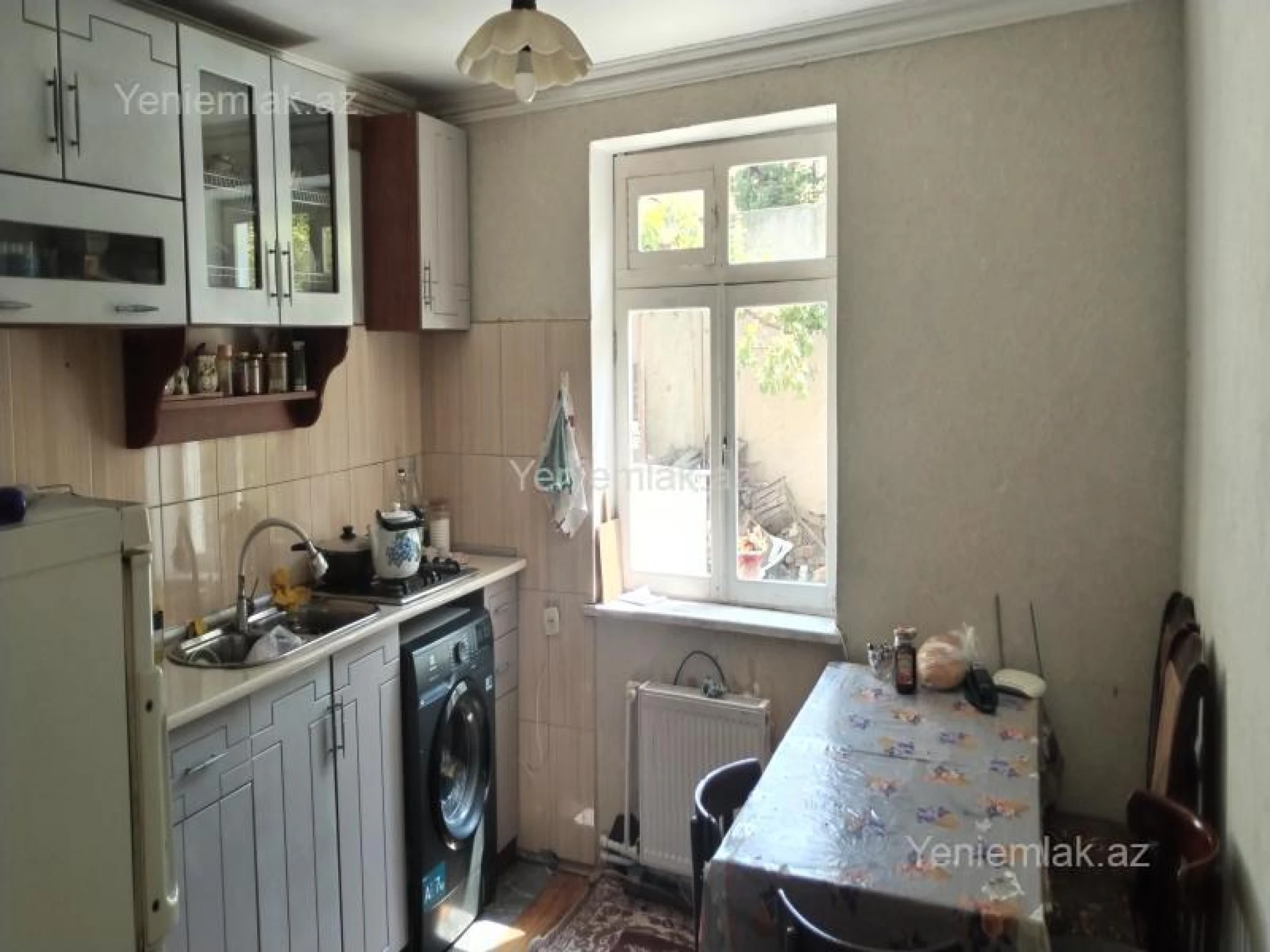 Satılır 7 otaqlı həyət evi 242 m²