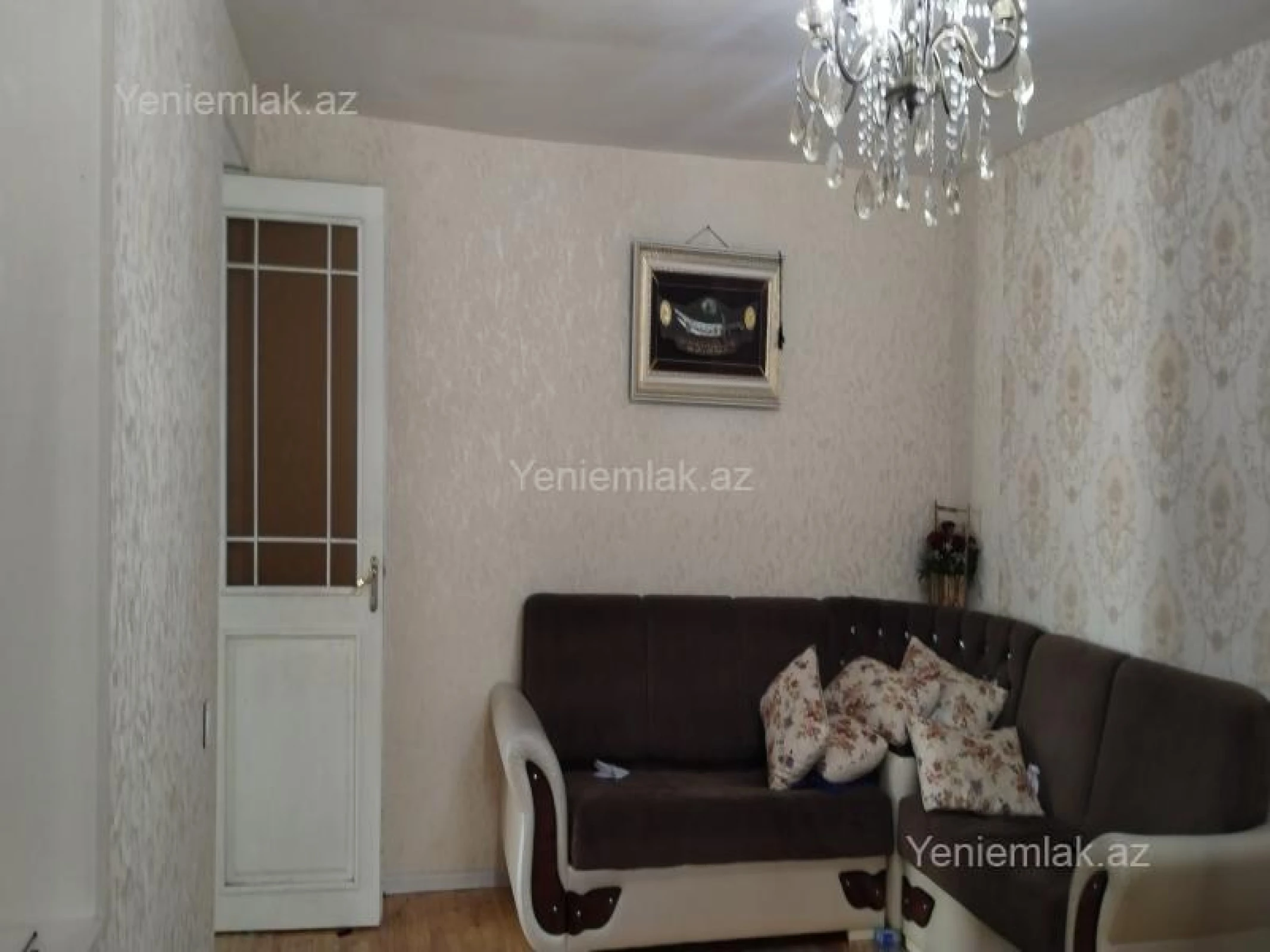 Satılır 7 otaqlı həyət evi 242 m²