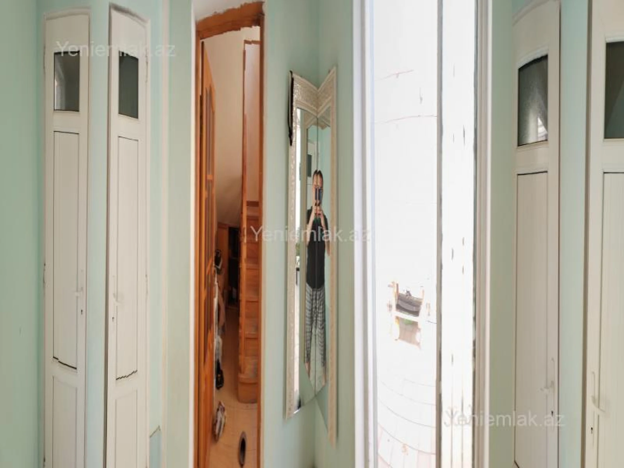 Satılır 7 otaqlı həyət evi 242 m²