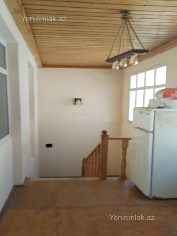 Satılır 7 otaqlı həyət evi 242 m²