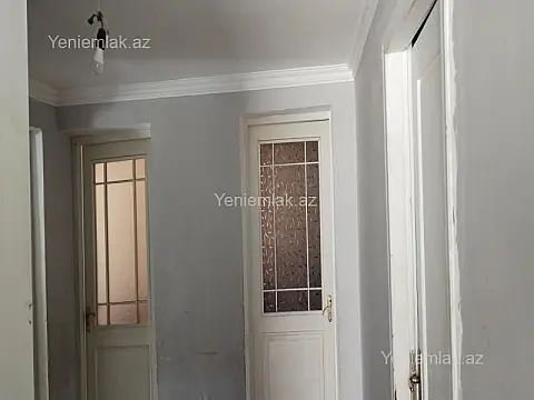 Satılır 7 otaqlı həyət evi 242 m²