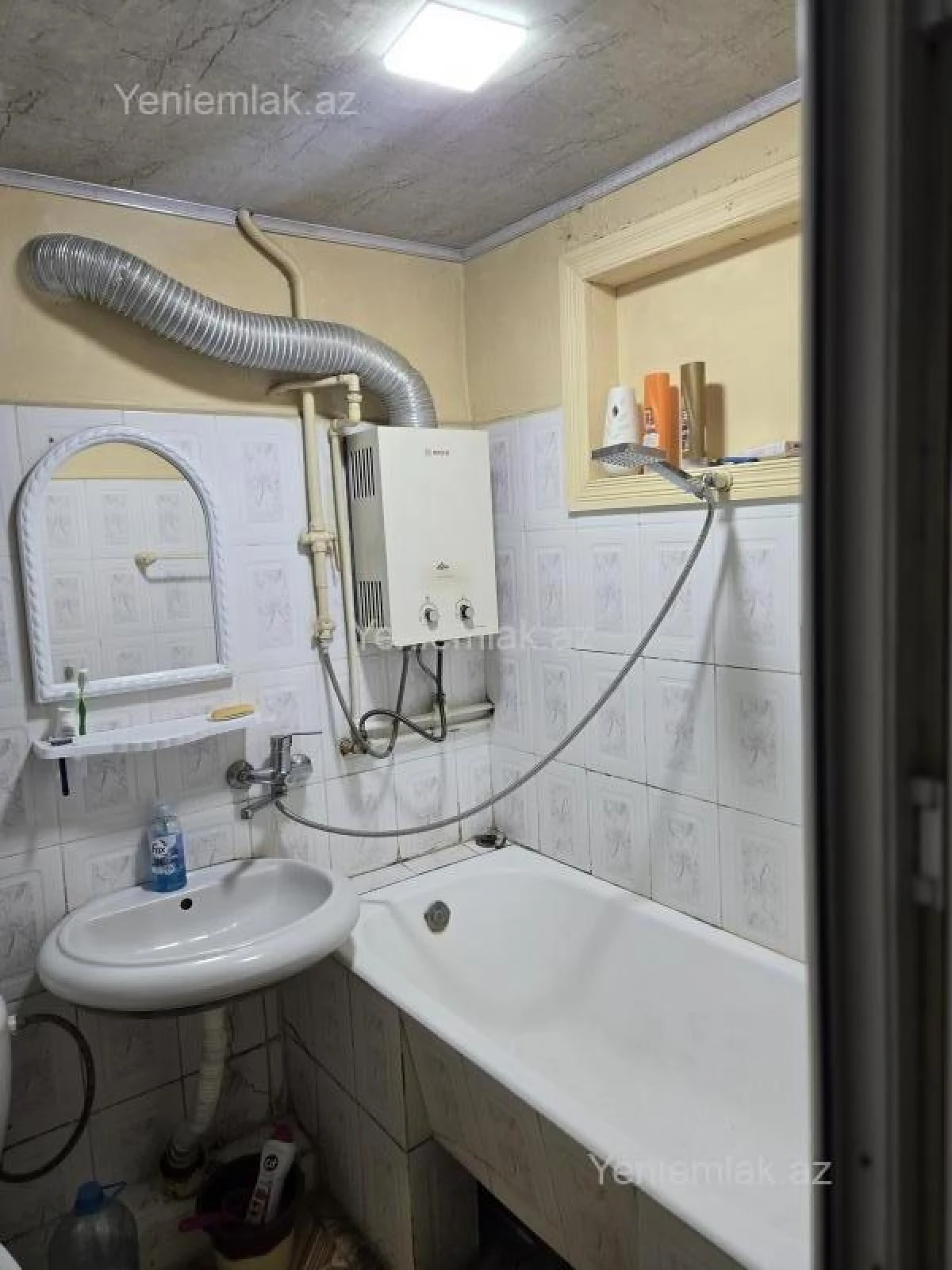 Satılır 2 otaqlı köhnə tikili 65 m²