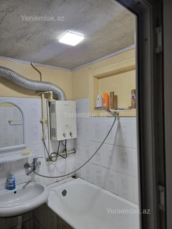 Satılır 2 otaqlı köhnə tikili 65 m²