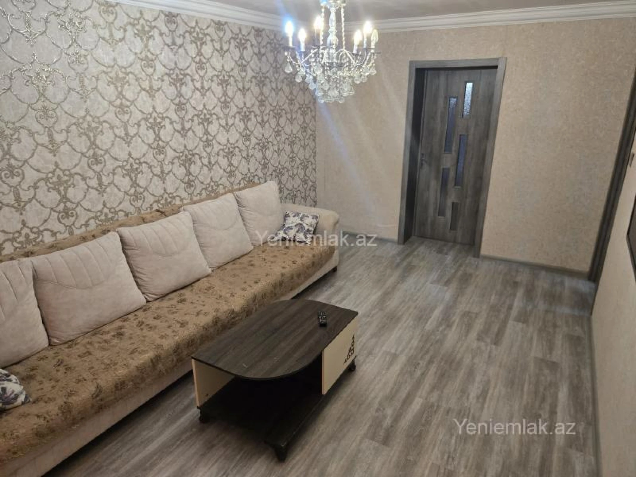 Satılır 2 otaqlı köhnə tikili 65 m²