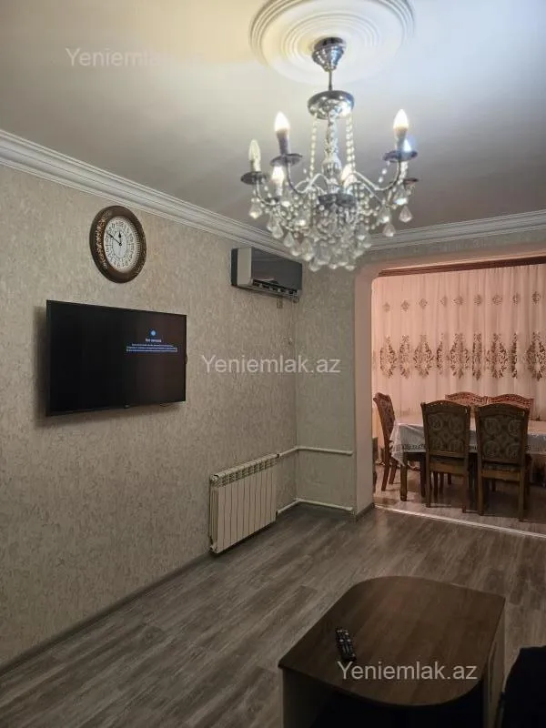 Satılır 2 otaqlı köhnə tikili 65 m²
