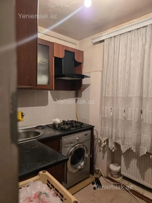 Satılır 2 otaqlı köhnə tikili 65 m²
