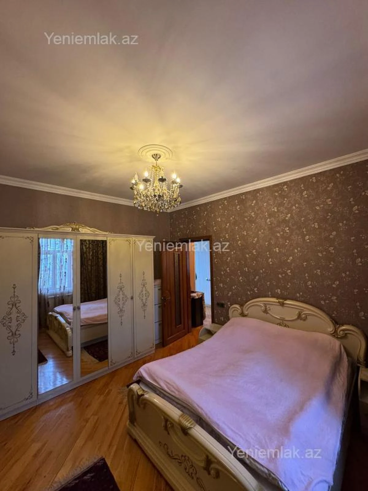 Satılır 6 otaqlı həyət evi 300 m²