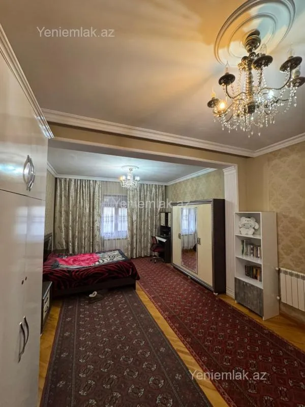 Satılır 6 otaqlı həyət evi 300 m²