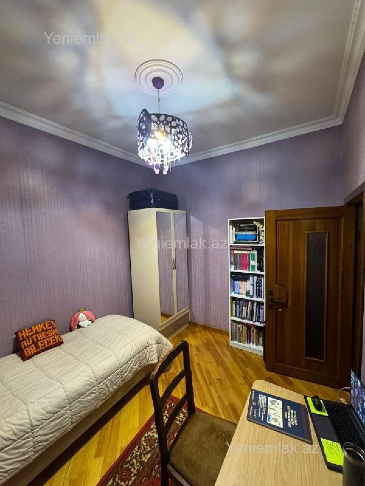 Satılır 6 otaqlı həyət evi 300 m²