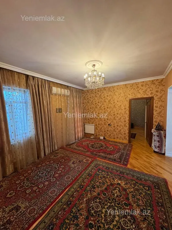 Satılır 6 otaqlı həyət evi 300 m²