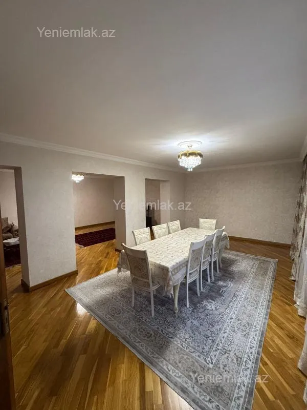 Satılır 6 otaqlı həyət evi 300 m²