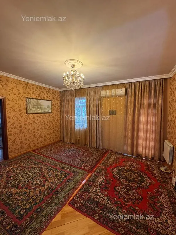 Satılır 6 otaqlı həyət evi 300 m²