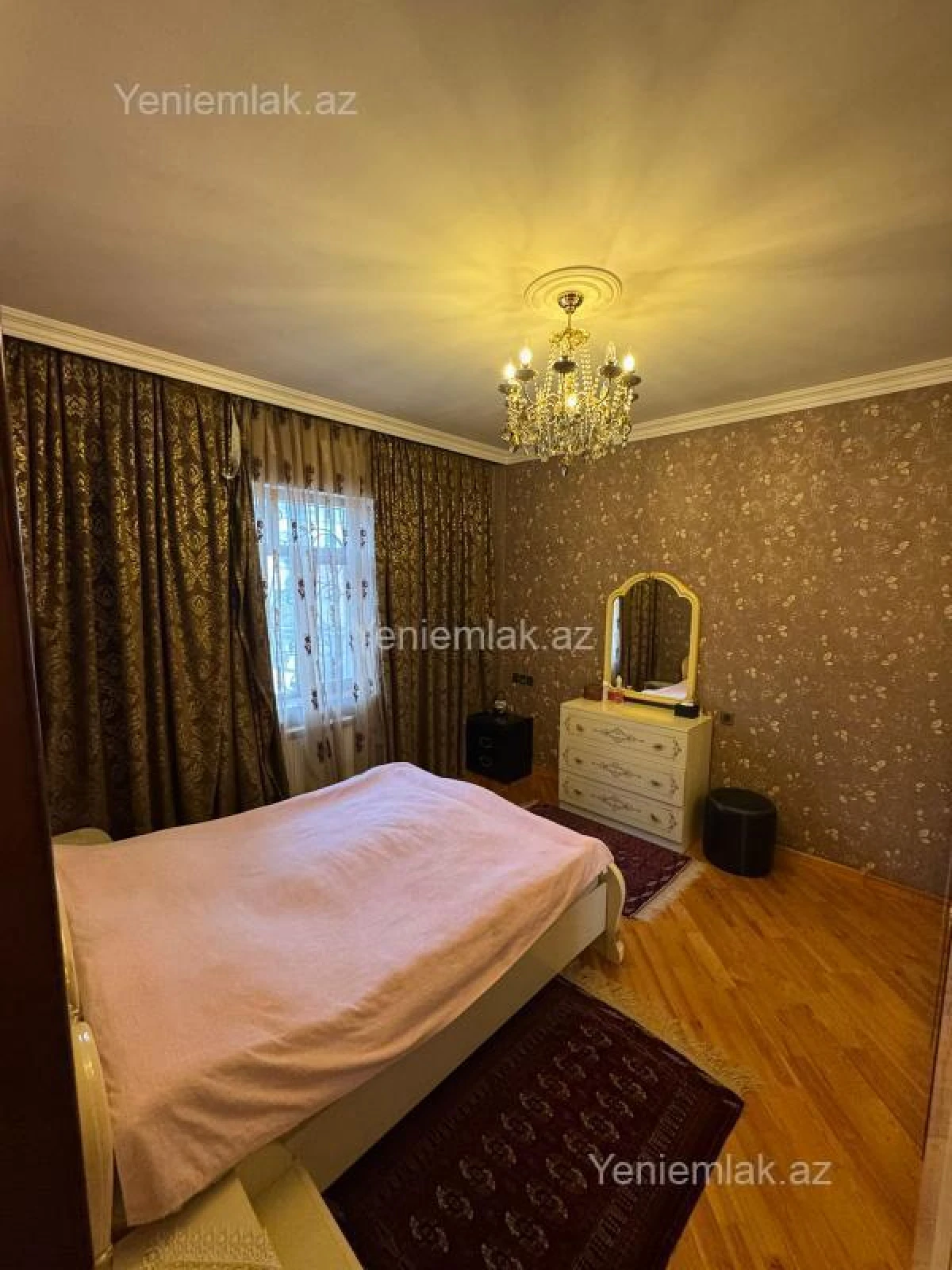 Satılır 6 otaqlı həyət evi 300 m²