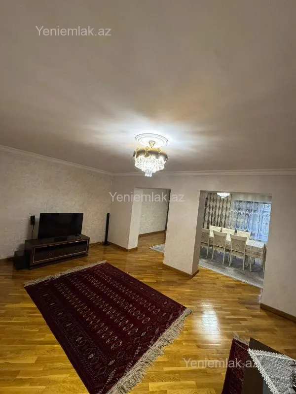 Satılır 6 otaqlı həyət evi 300 m²