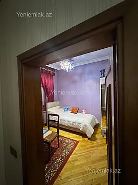 Satılır 6 otaqlı həyət evi 300 m²